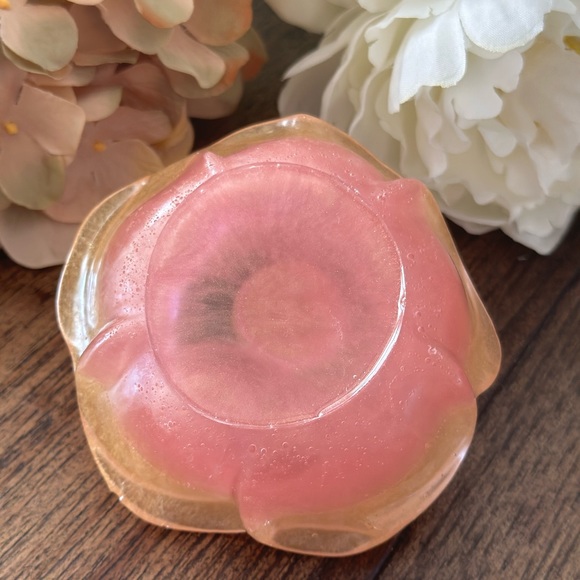 Brand New Hand Crafted Rose Gold Ring Holder - Picture 4 of 4